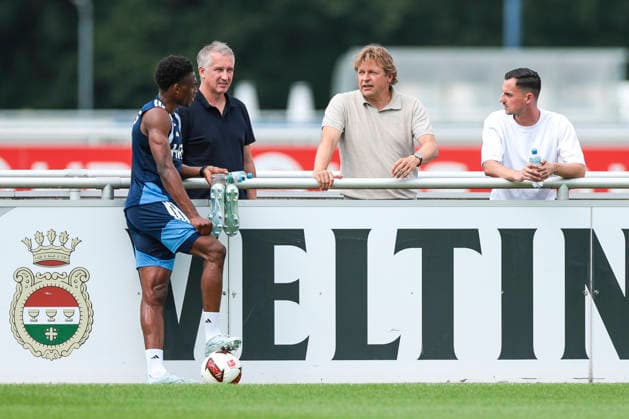 July 30, 2026, Soccer, FC Schalke 04 training session featuring Junior Adamu of FC Schalke 04, Sporting Director Frank Baumann of FC Schalke 04, Director of Professional Soccer Youri Mulder of FC Schalke 04, Squad Planner Maximilian Lüftl, FC Schalke 04, Gelsenkirchen, FC Schalke 04 Training Facility, North Rhine-Westphalia, Germany, xRHR, PHOTO YYx Copyright: RHR-FOTOx RHR-FOTO YY