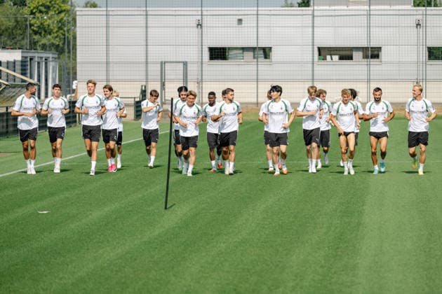 The players during the warm-up at the Borussia Mönchengladbach public training session at the ista Borussia Park training facility, Bundesliga 1, soccer, 2026–2027 season, July 30, 2026, Borussia Mönchengladbach public training session, Bundesliga 1, 2026–2027 season, July 30, 2026, Mönchengladbach Copyright: xEibner-Pressefoto ThomasxHaeslerx EP_THR