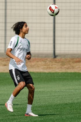 Wael Mohya, Borussia Mönchengladbach, 36, keeps his eye on the ball. Borussia Mönchengladbach open practice at the training facility at ista Borussia Park, Bundesliga 1, soccer, 2026–2027 season, July 30, 2026: Borussia Mönchengladbach open practice, Bundesliga 1, 2026–2027 season, July 30, 2026, Mönchengladbach Copyright: xEibner-Pressefoto ThomasxHaeslerx EP_THR