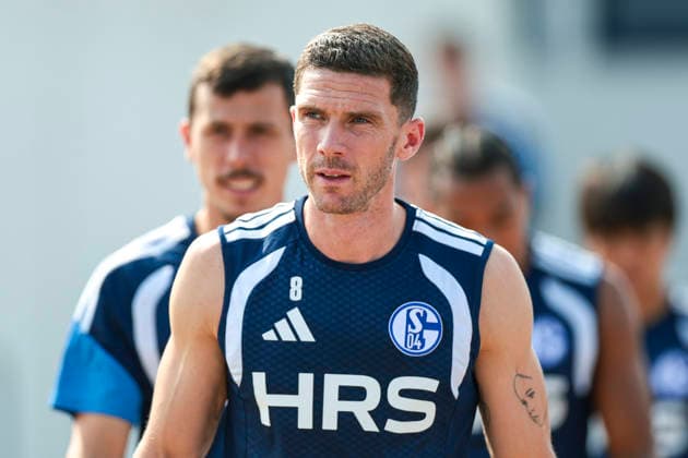 July 30, 2026, Soccer, FC Schalke 04 Training Robin Gosens FC Schalke 04 Arrives for Training Gelsenkirchen FC Schalke 04 Training Facility NRW Germany xRHR PHOTO YYx Copyright: RHR-FOTOx RHR-FOTO YY