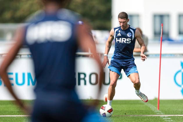 July 30, 2026, Soccer, FC Schalke 04 practice Robin Gosens FC Schalke 04 Gelsenkirchen FC Schalke 04 training facility NRW Germany xRHR PHOTO YYx Copyright: RHR-FOTOx RHR-FOTO YY