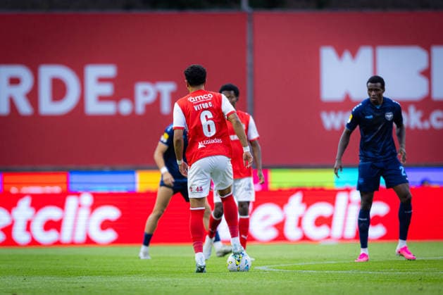 Vitor Carvalho seen during UEFA Conference League qualifying game between teams of SC Braga and FK Zeleznicar Pancevo (Luis Santos Ball Raw Images) Braga Estadio Municipal de Braga Portugal Copyright: xLuisxSantosx luissantos_braga_zeleznicar_2627_36