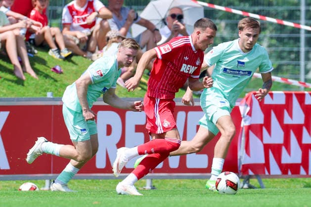 Julian Eitschberger (Hertha BSC Berlin), Said El Mala (1. FC Köln), and Marten Winkler (Hertha BSC Berlin) battle for the ball, Friendly match, 1. FC Köln vs. Hertha BSC Berlin, Koasastadion on July 31, 2026, in St. Johann in Tirol, Austria. Photo by Marco Steinbrenner, DeFodi Images. Julian Eitschberger (Hertha BSC Berlin), Said El Mala (1. FC Köln), and Marten Winkler (Hertha BSC Berlin) battle for the ball, Friendly match, 1 FC Köln vs. Hertha BSC Berlin, Koasastadion, July 31, 2026, in St. Johann in Tirol, Austria. Photo by Marco Steinbrenner, DeFodi Images