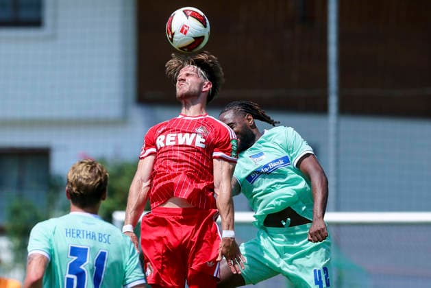 Jan Thielmann of 1 FC Köln and Deyovaisio Zeefuik of Hertha BSC Berlin battle for the ball, Friendly match, 1 FC Köln vs. Hertha BSC Berlin, Koasa Stadium on July 31, 2026, in St. Johann in Tirol, Austria. Photo by Marco Steinbrenner, DeFodi Images. Jan Thielmann of 1. FC Köln and Deyovaisio Zeefuik of Hertha BSC Berlin battle for the ball, Friendly match, 1 FC Köln vs. Hertha BSC Berlin, Koasastadion, July 31, 2026, in St. Johann in Tirol, Austria. Photo by Marco Steinbrenner, DeFodi Images