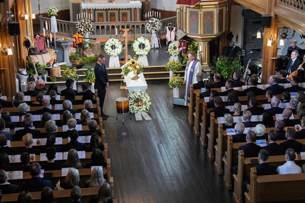 Funeral for rower Olaf Tufte, Horten, July 31, 2026. Geir Aker plays the drums before everyone else during Olaf Karl Tufte’s funeral at Horten Church on Friday. Photo: Terje Bendiksby, NTB POOL, Horten, Norway. EDITORIAL USE ONLY. RESTRICTED USE FOR BETTING COMPANIES.  Copyright: xTerjexBendiksbyx xNTBx