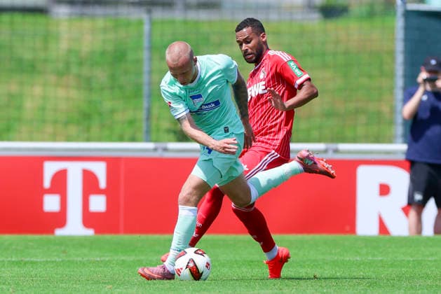 Jon Dagur Thorsteinsson of Hertha BSC Berlin and Linton Maina of 1. FC Köln battle for the ball, Friendly match, 1 FC Köln vs. Hertha BSC Berlin, Koasastadion on July 31, 2026, in St. Johann in Tirol, Austria. Photo by Marco Steinbrenner, DeFodi Images. Jon Dagur Thorsteinsson of Hertha BSC Berlin and Linton Maina of 1 FC Köln battle for the ball, Friendly match, 1 FC Köln vs. Hertha BSC Berlin, Koasastadion, July 31, 2026, in St. Johann in Tirol, Austria. Photo by Marco Steinbrenner, DeFodi Images