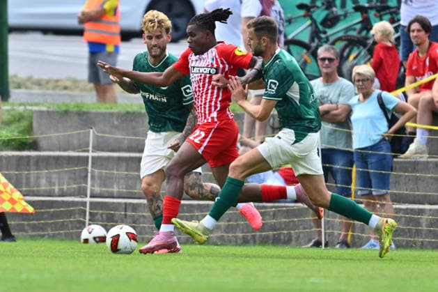 July 31, 2026 Soccer Season 2026–2027 Exhibition Match Friendly Match Preseason Match SC Freiburg vs. SpVgg Greuther Fürth Kleeblatt Sports Photo by Zink xwoxzix; regulations prohibit any use of photographs as image sequences and or quasi-video; for editorial use only. Cyriaque Irie 22, SC Freiburg vs. Ole Pohlmann 10, SpVgg Greuther Fürth; Dennis Srbeny 7, SpVgg Greuther Fürth