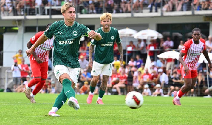 July 31, 2026 Soccer Season 2026–2027 Exhibition Match Friendly Match Preseason Match SC Freiburg SpVgg Greuther Fürth Kleeblatt Sports Photo by Zink xwoxzix; regulations prohibit any use of photographs as image sequences and or quasi-video; for editorial use only. Felix Klaus 30, SpVgg Greuther Fürth scores a goal—a shot on goal resulting in a 0–1 lead via a penalty kick