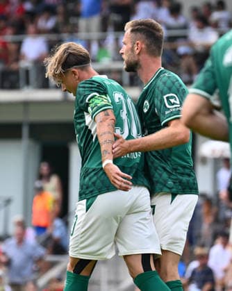 July 31, 2026 Soccer Season 2026–2027 Exhibition Match Friendly Match Preseason Match SC Freiburg SpVgg Greuther Fürth Kleeblatt Sports Photo Zink xwoxzix Regulations prohibit any use of photographs as image sequences and or quasi-video; for editorial use only Goal celebration Celebration, joy after a goal; shot on goal for the 0–1 by Felix Klaus 30, SpVgg Greuther Fürth; Felix Klaus 30, SpVgg Greuther Fürth; Dennis Srbeny 7, SpVgg Greuther Fürth