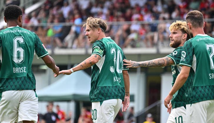 July 31, 2026 Soccer Season 2026–2027 Exhibition Match Friendly Match Preseason Match SC Freiburg SpVgg Greuther Fürth Kleeblatt Sports Photo Zink xwoxzix Regulations prohibit any use of photographs as image sequences and or quasi-video; for editorial use only Goal Celebration Celebration, joy after a goal; shot on goal for the 0–1 by Felix Klaus (30), SpVgg Greuther Fürth; Sacha Banse Bansé (6), SpVgg Greuther Fürth; Felix Klaus (30), SpVgg Greuther Fürth; Ole Pohlmann (10), SpVgg Greuther Fürth