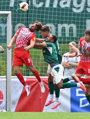 July 31, 2026 Soccer Season 2026–2027 Exhibition Match Friendly Match Preseason Match SC Freiburg SpVgg Greuther Fürth Kleeblatt Sports Photo Zink xwoxzix Regulations prohibit any use of photographs as image sequences and or quasi-video; for editorial use only. Lucas Höler Hoeler 89, SC Freiburg; Krisztian Keresztes 29, SpVgg Greuther Fürth; Sacha Banse Bansé 6, SpVgg Greuther Fürth