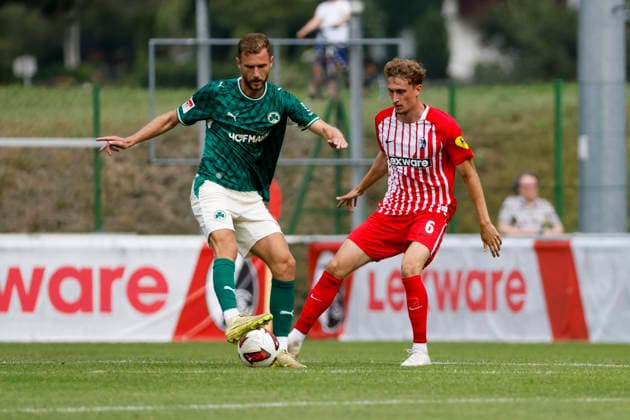 Dennis Srbeny (SpVgg Greuther Fürth, 07) and Patrick Osterhage (SC Freiburg, 06) in a tackle, Austria, soccer, friendly match, 2026–2027, vs., July 31, 2026, Schrun Soccer Field, Austria Copyright: xGrantxHubbsx
