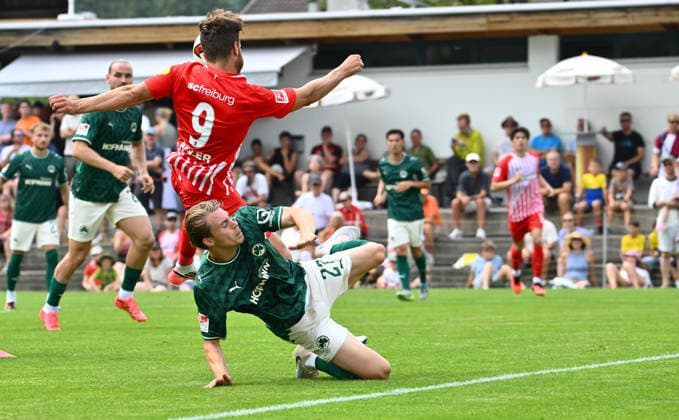 July 31, 2026 Soccer Season 2026–2027 Exhibition Match Friendly Match Preseason Match SC Freiburg SpVgg Greuther Fürth Kleeblatt Sports Photo Zink xwoxzix Regulations prohibit any use of photographs as image sequences and or quasi-video; for editorial use only. Lucas Höler Hoeler 89, SC Freiburg; Gian Luca Itter 27, SpVgg Greuther Fürth
