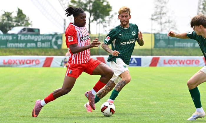July 31, 2026 Soccer Season 2026–2027 Exhibition Match Friendly Match Preseason Match SC Freiburg SpVgg Greuther Fürth Kleeblatt Sports Photo by Zink xwoxzix; regulations prohibit any use of photographs as image sequences and or quasi-video; for editorial use only. Cyriaque Irie 22, SC Freiburg; Ole Pohlmann 10, SpVgg Greuther Fürth
