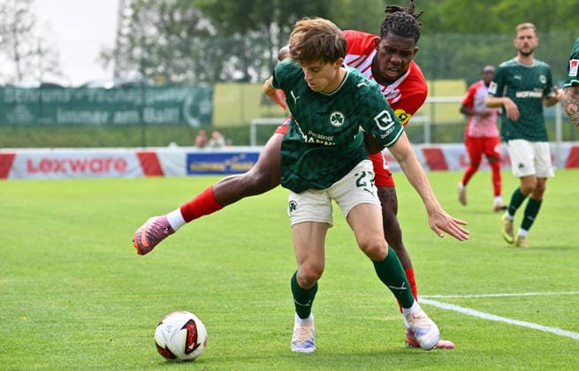July 31, 2026 Soccer Season 2026–2027 Exhibition Match Friendly Match Preseason Match SC Freiburg SpVgg Greuther Fürth Kleeblatt Sports Photo by Zink xwoxzix; regulations prohibit any use of photographs as image sequences and or quasi-video; for editorial use only. Gian Luca Gian Luca Itter, 27, SpVgg Greuther Fürth; Cyriaque Irie, 22, SC Freiburg