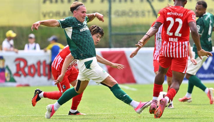 July 31, 2026 Soccer Season 2026–2027 Exhibition Match Friendly Match Preseason Match SC Freiburg SpVgg Greuther Fürth Kleeblatt Sports Photo by Zink xwoxzix; regulations prohibit any use of photographs as image sequences and or quasi-video; for editorial use only. Felix Klaus 30, SpVgg Greuther Fürth in front of Yuito Suzuki 14, SC Freiburg