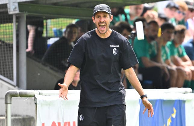 July 31, 2026 Soccer Season 2026–2027 Exhibition Match Friendly Match Preseason Match SC Freiburg vs. SpVgg Greuther Fürth Kleeblatt Sports Photo by Zink xwoxzix; regulations prohibit any use of photographs as image sequences and or quasi-video; for editorial use only. Julian Schuster, Coach SC Freiburg shouts, screams, roars