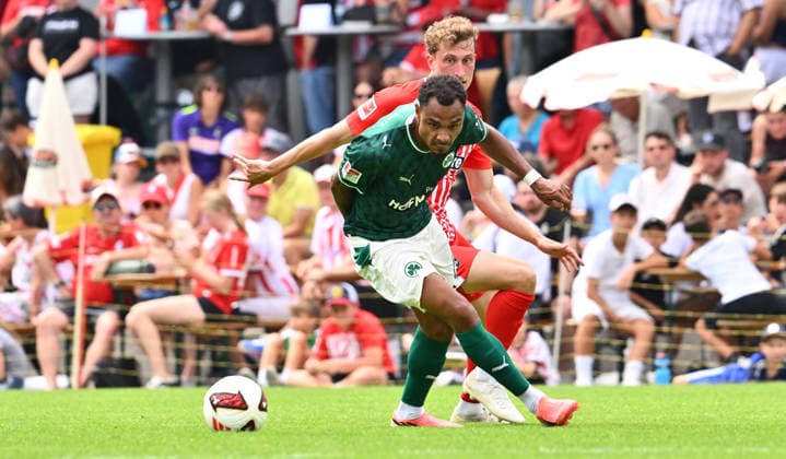 July 31, 2026 Soccer Season 2026–2027 Exhibition Match Friendly Match Preseason Match SC Freiburg vs. SpVgg Greuther Fürth Kleeblatt Sports Photo by Zink xwoxzix; regulations prohibit any use of photographs as image sequences and or quasi-video; for editorial use only. Sacha Banse Bansé 6, SpVgg Greuther Fürth ahead of Patrick Osterhage 6, SC Freiburg