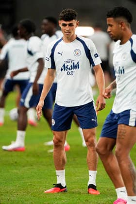 HONGKONG-SOCCER FOOTBALL-FEST Phil Foden(Left) of Manchester City during open training at Kai Tan Stadium during the Hong Kong Football Festival 2026 in Hong Kong, July 31, 2026. NEXPHER Vernon Yuen HONG KONG