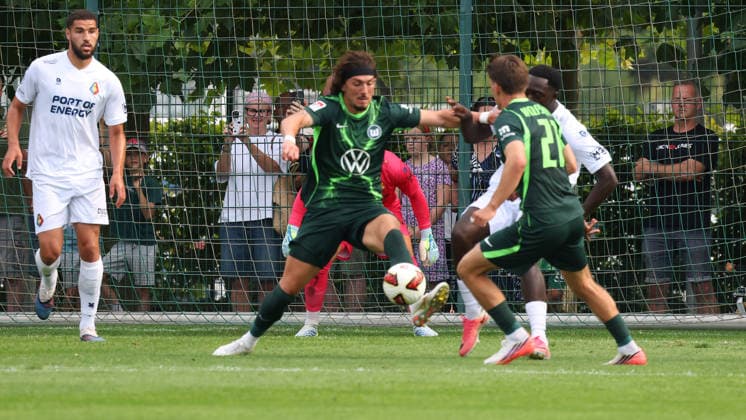 VfL vs. SC Telstar, Friendly Match, Wolfsburg, July 31, 2026, Soccer, Men s, 2026–2027 season, Friendly match, VfL Wolfsburg vs. SC Telstar, Robert Glatzel of VfL Wolfsburg celebrates with his teammates after scoring the 1–0 goal at VW Arena, Germany