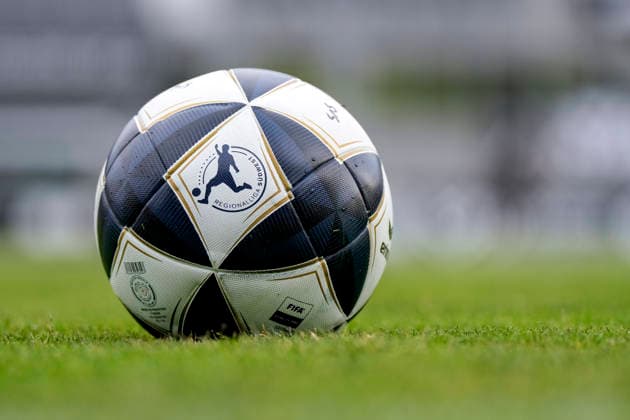 An Erima Senzor Star Match ball from the Regionalliga Südwest lies on the field, displaying the league logo; league logo, official match ball, symbolic photo, symbolic image, symbol, cutout, single image, single photo, July 31, 2026, Sandhausen, Germany, soccer, bfv Association Cup, 3rd round, SV Sandhausen vs. TSG 1862 09 Weinheim xozx