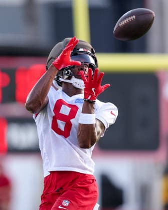 July 31, 2026: Tampa Bay Buccaneers wide receiver Dean Patterson IV (8) catches a pass during training camp at AdventHeath Training Center in Tampa, FL. Taylor McFee CSM Tampa USA - ZUMAc04_ 20260731_zma_c04_042 Copyright: xTaylorxMcfeex