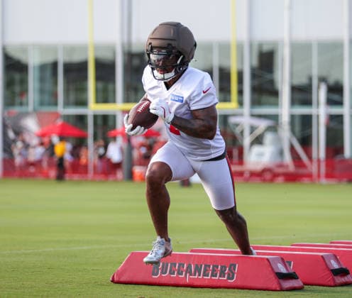 July 31, 2026: Tampa Bay Buccaneers running back Kenny Gainwell (1) during training camp at AdventHeath Training Center in Tampa, FL. Taylor McFee CSM Tampa USA - ZUMAc04_ 20260731_zma_c04_044 Copyright: xTaylorxMcfeex