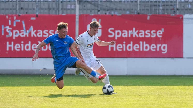 From left: Robert Langer (TSG), 26, Ken Gipson (SVS), 24, tackle, game scene, duel, tackle, tackling, dynamic, action, July 31, 2026, Sandhausen, Germany, soccer, bfv Association Cup, 3rd round, SV Sandhausen vs. TSG 1862 09 Weinheim xozx
