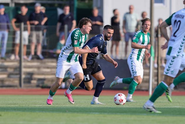 From left: Patrick Götzelmann (SV Werder Bremen II), 17, and Leon Demaj (VfB Oldenburg), 10, in a one-on-one battle; duel; dynamic; action; game scene; July 31, 2026, Bremen, Germany, soccer, Regionalliga Nord, SV Werder Bremen II vs. VfB Oldenburg xobx