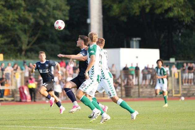 Soccer I Men I 2026–2027 Season I Regionalliga Nord I Matchday 1 I SV Werder Bremen U23 vs. VfB Oldenburg I July 31, 2026 Mats Facklam 29, VfB Oldenburg in a tackle with Cimo Röcker 5, SV Werder Bremen II, and Paul Bellmann 22, SV Werder Bremen II, Bremen Stadium Grounds, Field 11, Bremen, Germany Copyright: xLobeca JonasxBoningx