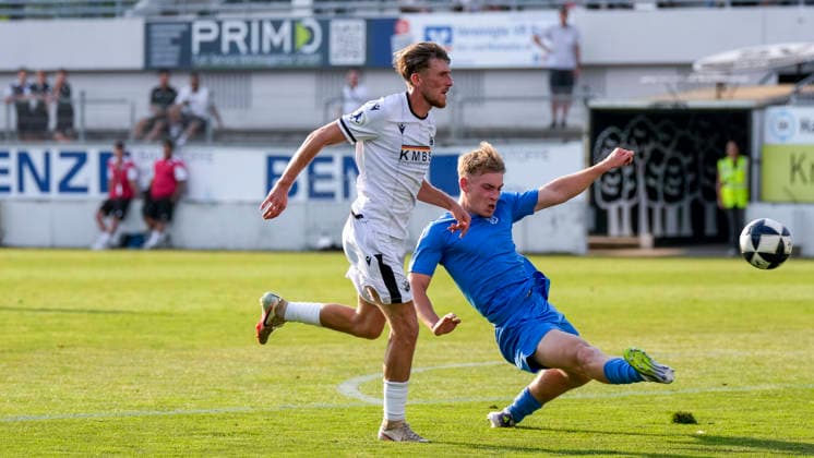 From left: Tim Korzuschek (SVS), 18, Maiko Rene Hertel (TSG), 18, tackle, game scene, duel, tackle, tackling, dynamism, action, July 31, 2026, Sandhausen, Germany, soccer, bfv Association Cup, 3rd round, SV Sandhausen vs. TSG 1862 09 Weinheim xozx
