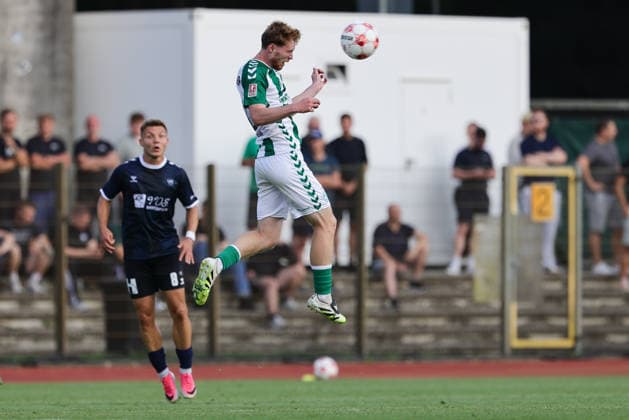 Johann Wegner, SV Werder Bremen II, 2, heading the ball, action, game highlight, July 31, 2026, Bremen, Germany, soccer, Regionalliga Nord, SV Werder Bremen II vs. VfB Oldenburg xobx