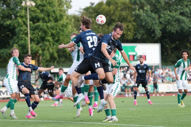 Soccer I Men’s I 2026–2027 Season I Regionalliga Nord I Matchday 1 I SV Werder Bremen U23 vs. VfB Oldenburg I July 31, 2026 Chaos in the box Noah Weissbach 25, SV Werder Bremen II: Marc Schröder (20), VfB Oldenburg: Nick Otto (21), and Johann Wegner (2), SV Werder Bremen II; Bremen Stadium Complex, Field 11, Bremen, Germany Copyright: xLobeca JonasxBoningx