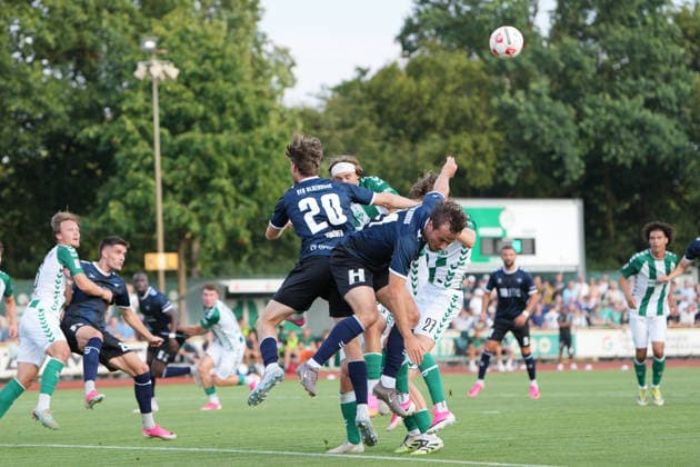 Soccer I Men’s I 2026–2027 Season I Regionalliga Nord I Matchday 1 I SV Werder Bremen U23 vs. VfB Oldenburg I July 31, 2026 Chaos in the box Noah Weissbach 25, SV Werder Bremen II’s Marc Schröder, 20, VfB Oldenburg’s Nick Otto, 21, and Jannes Ossadnik, 27, SV Werder Bremen II, Bremen Stadium Complex, Field 11, Bremen, Germany Copyright: xLobeca JonasxBoningx