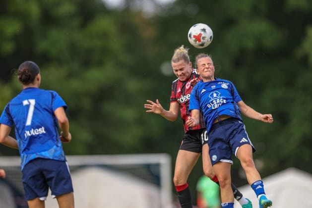 iGER, Bad Nauheim, Eintracht Frankfurt vs. Racing Strasbourg, Preseason, Soccer, DFB, 2026–2027 Season, Bad Nauheim Sports Field, Friendly Match in Photos (from left): Laura Freigang, Eintracht Frankfurt Women’s Team 10, Kristin Kögel, Racing Strasbourg 3. DFB and DFL regulations prohibit any use of photographs as image sequences and or quasi-video. July 31, 2026 Copyright: HMBxMedia HendrikxHamelau