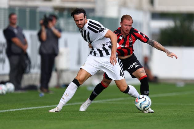 Juventus Fc - Ogc Nice Melvin Bard of Ogc Nice and Federico Gatti of Juventus Fc battle for the ball during the friendly match beetween Juventus Fc and Ogc Nice at Continassa Training Center on July 31, 2026 in Turin, Italy . Torino Continassa Training Center Italy Copyright: xMarcoxCanonierox