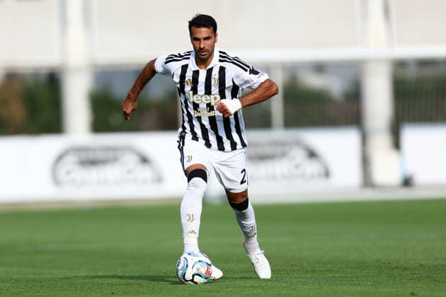 Juventus Fc - Ogc Nice Zeki Celik of Juventus Fc in action during the friendly match beetween Juventus Fc and Ogc Nice at Continassa Training Center on July 31, 2026 in Turin, Italy . Torino Continassa Training Center Italy Copyright: xMarcoxCanonierox