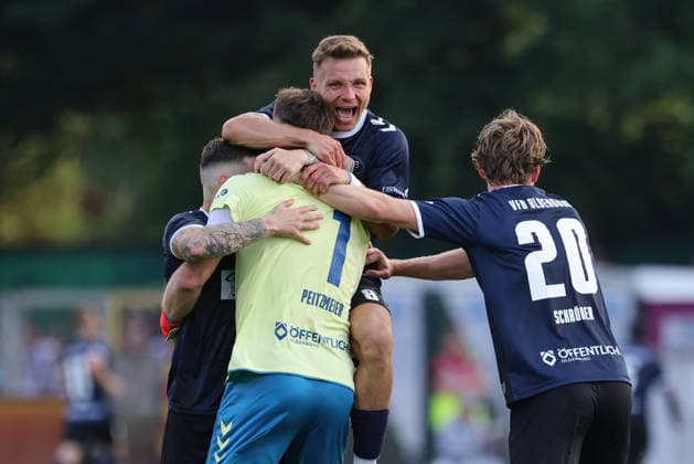 VfB Oldenburg players celebrating a goal, cheering, jubilant, optimistic, game scene, highlight, joy over the goal that made it 0–1, July 31, 2026, Bremen, Germany, soccer, Regionalliga Nord, SV Werder Bremen II vs. VfB Oldenburg xobx