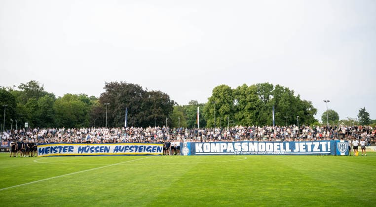 Soccer, Men s, 2026–2027 Season, Regionalliga Northeast, Matchday 2, SV Babelsberg 03 vs. FC Carl Zeiss Jena; Fans from Jena and Babelsberg demonstrated before the game in support of a promotion reform for the Regionalligas—champions must be promoted, the Kompass model now—July 31, 2026, Copyright: xMatthiasxKochx
