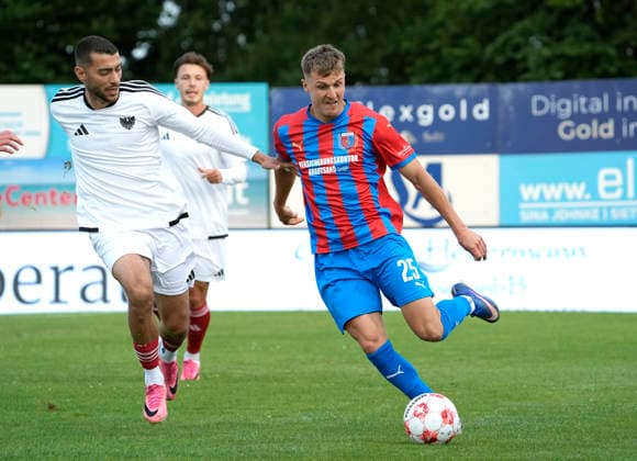 Photo by Dennis ROSIN: Drochtersen vs. Miguel Fernandes Phönix in white. Regional League North soccer, Matchday 1 on Friday, July 31, 2026. SV Drochtersen vs. Phönix Lübeck