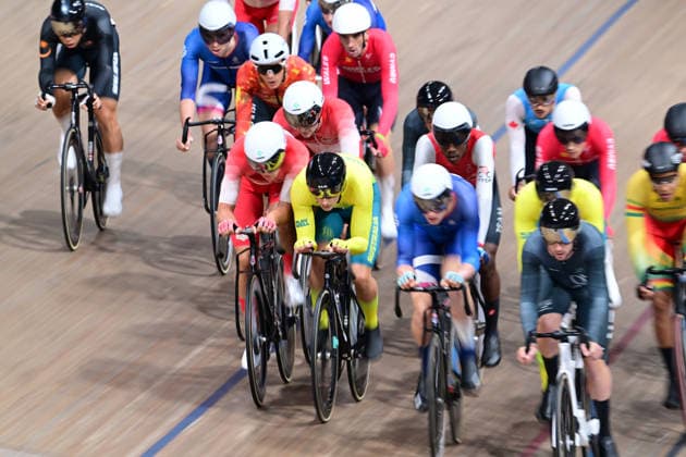COM26 Track cycling, Rad, Radsport, Bahnrad, Bahn Blake Agnoletto of Australia sits in the middle of the pack during on his way to winning gold in the Men™s Elimination Race Final of the Glasgow 2026 Commonwealth Games at the Sir Chris Hoy Velodrome in Glasgow, Scotland, Friday, July 31, 2026. ( NO ARCHIVING, EDITORIAL USE ONLY Glasgow Scotland United Kingdom  Copyright: xDEANxLEWINSx 20260801138728713913