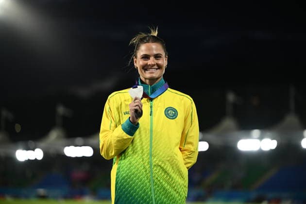 COM26 ATHLETICS, Nina Kennedy of Australia poses with her silver medal following the Women™s Pole Vault Final during the Glasgow 2026 Commonwealth Games at EDF Scotstoun Stadium in Glasgow, Scotland, Friday, July 31, 2026. ( NO ARCHIVING, EDITORIAL USE ONLY Glasgow Scotland United Kingdom  Copyright: xJOELxCARRETTx 20260801130310944883
