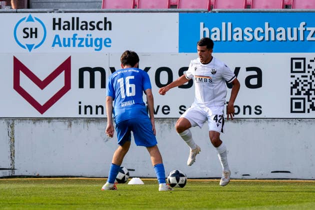 From left: Donat Gervalla (TSG), 16; Imad Jaadar (SVS), 42; tackle, game scene, duel, tackle, tackling, dynamic, action, 07 31 2026, Sandhausen, Germany, soccer, bfv Association Cup, 3rd round, SV Sandhausen vs. TSG 1862 09 Weinheim xozx