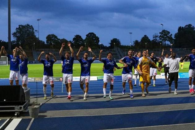 Regionalliga West Bonner SC Rot Weiß Oberhausen ** FOR EDITORIAL USE ONLY ** EDITORIAL USE ONLY ** p RWO players and fans celebrate their first win of the season Bonner SC RWO Location: Bonn, Sportpark Nord Date: July 31, 2026 Germany, North Rhine-Westphalia, Bonn Copyright MichaxKorb Copyright: MichaxKorb doc86ylrsoa8c050g4rcz9 ,EDITORIAL USE ONLY Copyright: MichaxKorb