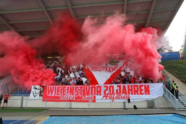 Regionalliga West Bonner SC Rot Weiß Oberhausen ** FOR EDITORIAL USE ONLY ** EDITORIAL USE ONLY ** p Choreography by RWO fans Bonner SC RWO Location Bonn, Sportpark Nord Date July 31, 2026 Germany North Rhine-Westphalia Bonn Copyright MichaxKorb Copyright: MichaxKorb doc86ylqv4v3ma1jkqhncz9 ,EDITORIAL USE ONLY Copyright: MichaxKorb