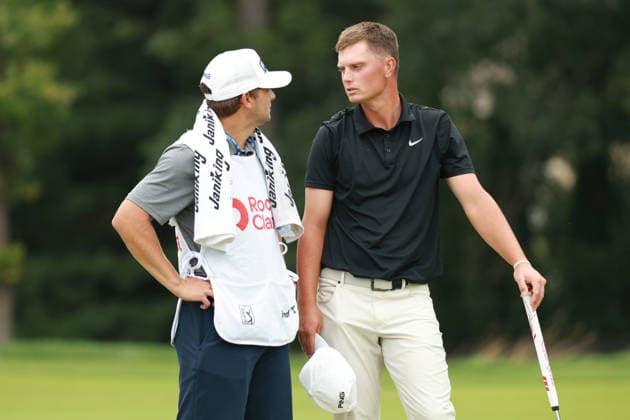 Rocket Classic DETROIT, MICHIGAN - JULY 31: William Mouw of the United States interacts with his caddie on the 9th green during the second round of the Rocket Classic 2026 at the Detroit Country Club in Detroit, Michigan, MI, USA Friday, July 31, 2026. Detroit Michigan United States  Copyright: xJorgexLemusx originalFilename:lemus-rocketcl260731_npzce.jpg