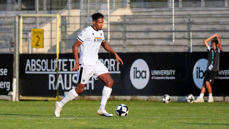 Yannick Osee SVS, 13, with the ball, isolated figure, full-body shot, single frame, single photo, action, July 31, 2026, Sandhausen, Germany, soccer, bfv Association Cup, 3rd round, SV Sandhausen vs. TSG 1862 09 Weinheim xozx