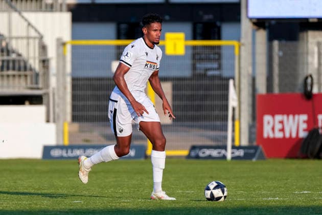 Yannick Osee SVS, 13, with the ball, isolated figure, full-body shot, single frame, single photo, action, July 31, 2026, Sandhausen, Germany, soccer, bfv Association Cup, 3rd round, SV Sandhausen vs. TSG 1862 09 Weinheim xozx