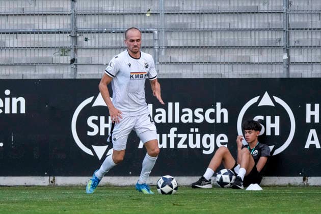 Phil Halbauer SVS, 20, on the ball, cutout, full-body, single frame, single photo, action, 07 31 2026, Sandhausen, Germany, soccer, bfv Association Cup, 3rd round, SV Sandhausen vs. TSG 1862 09 Weinheim xozx