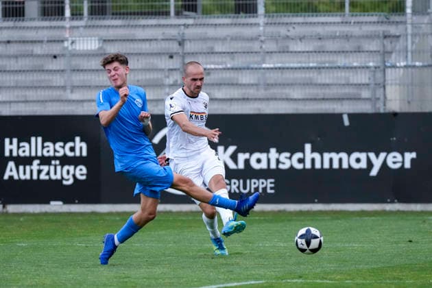 From left: Janne Aaron Schmitt (TSG), 6, Phil Halbauer (SVS), 20, tackle, game scene, duel, tackle, tackling, dynamism, action, 07 31 2026, Sandhausen, Germany, soccer, bfv Association Cup, 3rd round, SV Sandhausen vs. TSG 1862 09 Weinheim xozx